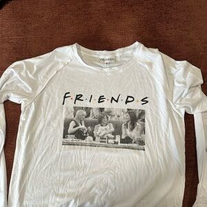 Friends long sleeve tee women’s medium